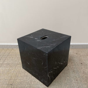 cube noir marquina meuble en marbre