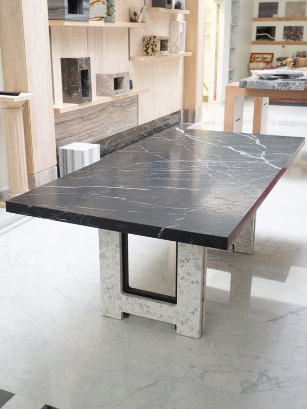 table en marbre noir